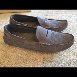 Men’s Louis Vuitton loafers—never worn